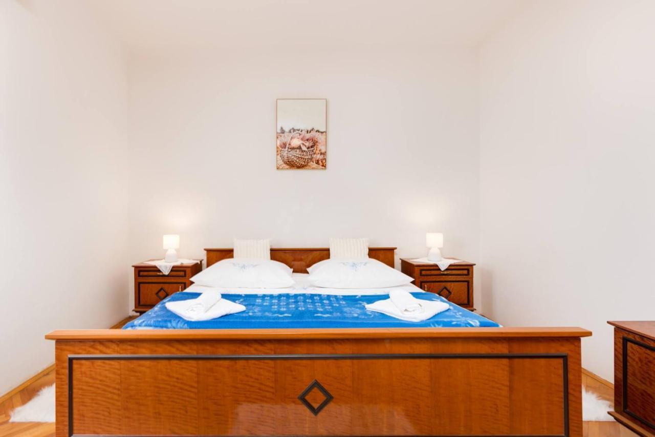 Apartman Tena プナト エクステリア 写真